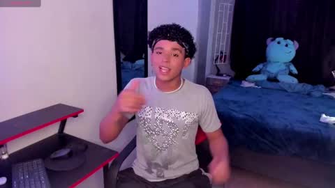 Snapshot of noah_smith04 chatting on September 24, 5:51 am noah_smith04 online show from September 24, 5:51 am