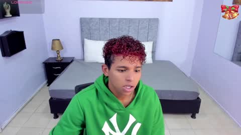 Snapshot of noah_smith04 chatting on January 4, 11:54 am noah_smith04 online show from January 4, 11:54 am