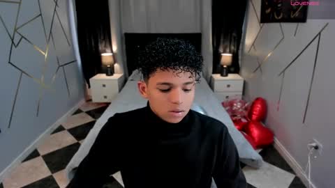 Snapshot of noah_smith04 chatting on February 19, 12:44 pm noah_smith04 online show from February 19, 12:44 pm
