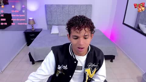 Snapshot of noah_smith04 chatting on January 10, 11:54 am noah_smith04 online show from January 10, 11:54 am