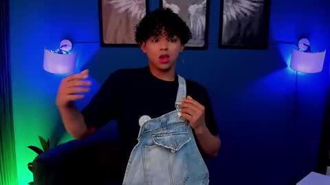Snapshot of noah_smith04 chatting on October 20, 12:20 pm noah_smith04 online show from October 20, 12:20 pm