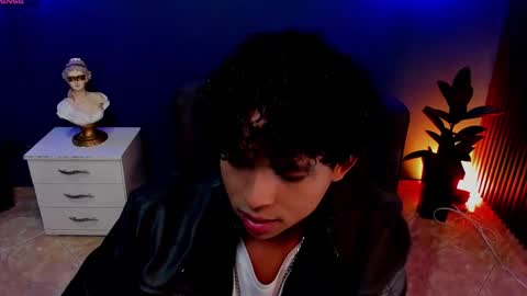 Snapshot of noah_smith04 chatting on October 16, 12:13 pm noah_smith04 online show from October 16, 12:13 pm