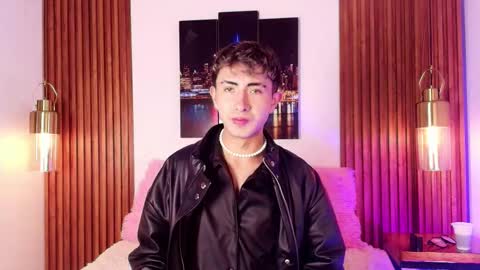 Snapshot of noah_xitruxx chatting on September 20, 1:11 pm Noah online show from September 20, 1:11 pm