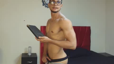 Im Nolan  online show from November 4, 10:55 pm