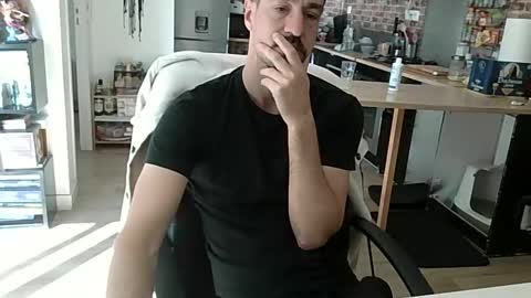 Snapshot of nonnyme chatting on October 16, 10:23 am Isaac online show from October 16, 10:23 am