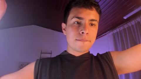 Snapshot of nyko_ds chatting on October 4, 9:30 pm nyko_ds online show from October 4, 9:30 pm