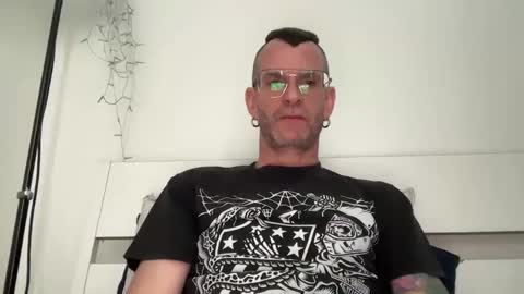 Jonathan Deep online show from June 10, 10:50 am