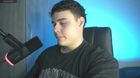 Snapshot of odin_blake chatting on March 11, 2:10 am ODIN online show from March 11, 2:10 am