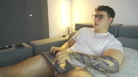 Snapshot of odin_blake chatting on February 13, 2:23 am ODIN online show from February 13, 2:23 am