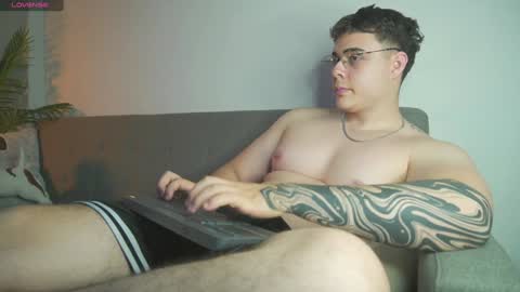 Snapshot of odin_blake chatting on January 4, 2:03 am ODIN online show from January 4, 2:03 am