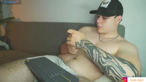 Snapshot of odin_blake chatting on January 7, 2:54 am ODIN online show from January 7, 2:54 am