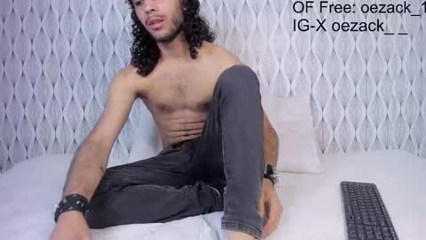 Snapshot of oezack__ chatting on January 30, 5:49 pm Zack online show from January 30, 5:49 pm