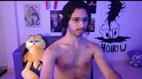 Snapshot of oezack__ chatting on February 25, 4:57 am Zack online show from February 25, 4:57 am