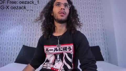 Snapshot of oezack__ chatting on February 1, 6:29 pm Zack online show from February 1, 6:29 pm