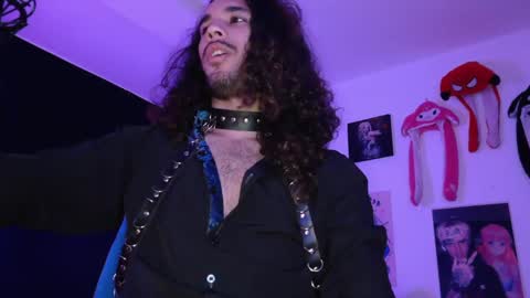 Snapshot of oezack__ chatting on February 13, 4:00 am Zack online show from February 13, 4:00 am