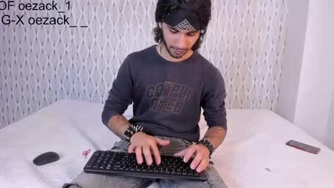 Snapshot of oezack__ chatting on January 28, 6:49 pm Zack online show from January 28, 6:49 pm
