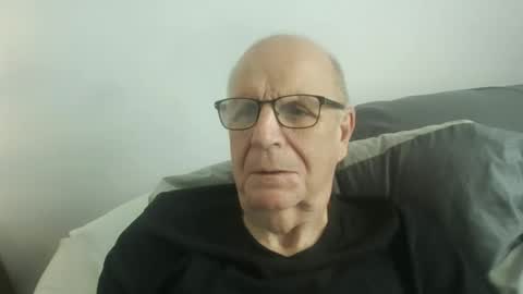Snapshot of oggi95 chatting on September 17, 2:18 pm oggi95 online show from September 17, 2:18 pm
