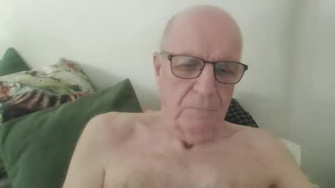 Snapshot of oggi95 chatting on October 14, 12:23 pm oggi95 online show from October 14, 12:23 pm