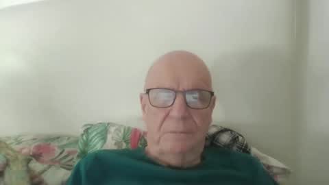 Snapshot of oggi95 chatting on September 30, 12:53 pm oggi95 online show from September 30, 12:53 pm