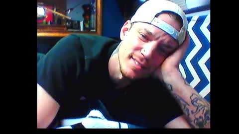 who dares  toss me some  tips lets have fun online show from December 15, 4:51 am