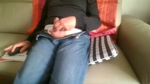 oiram0807 online show from October 19, 2:31 pm
