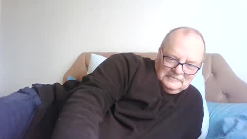 old_fkr online show from February 22, 10:18 am