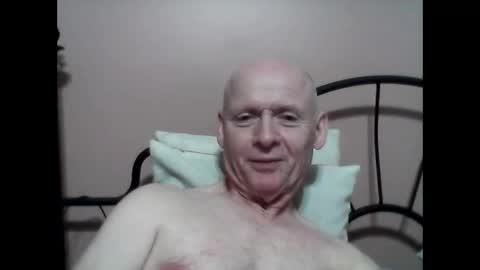 Snapshot of oldbuthorny62 chatting on January 12, 4:10 am oldbuthorny62 online show from January 12, 4:10 am