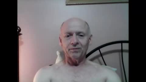 Snapshot of oldbuthorny62 chatting on February 10, 5:47 am oldbuthorny62 online show from February 10, 5:47 am