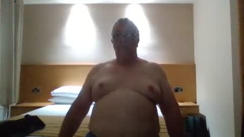 Fergus online show from October 27, 8:44 pm