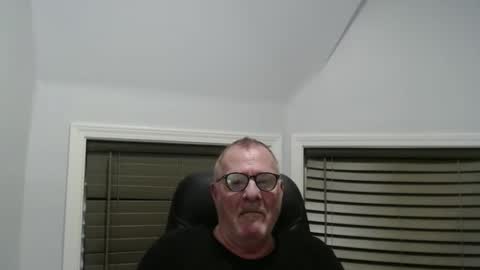 Snapshot of oldguybigd chatting on September 30, 5:02 am oldguybigd online show from September 30, 5:02 am