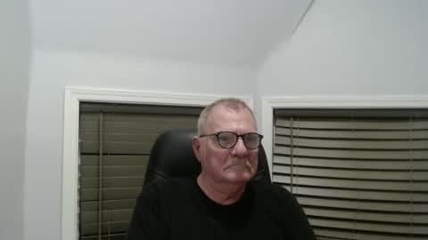 Snapshot of oldguybigd chatting on September 28, 6:11 am oldguybigd online show from September 28, 6:11 am