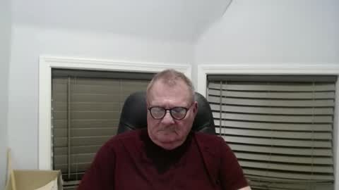 Snapshot of oldguybigd chatting on October 16, 1:57 am oldguybigd online show from October 16, 1:57 am