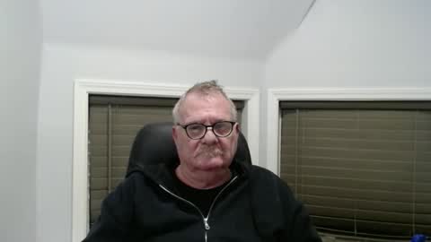 oldguybigd online show from February 10, 4:39 am