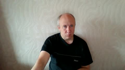 Snapshot of oleg365 chatting on October 15, 8:00 am figaro online show from October 15, 8:00 am