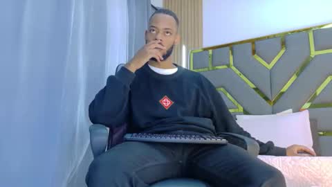 Oliver online show from April 19, 6:21 pm