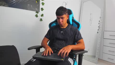 Oliver bray online show from March 1, 12:17 am