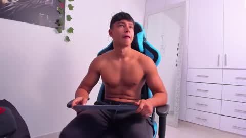 Oliver bray online show from December 27, 12:39 am