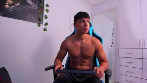 Oliver bray online show from December 12, 1:21 am