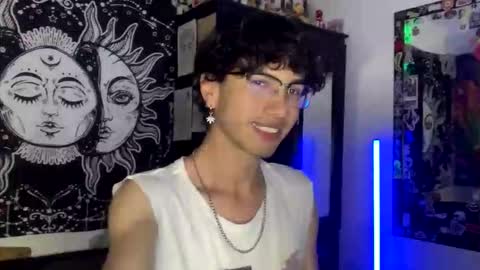 Snapshot of oliver_fast_ chatting on October 18, 8:08 am Oliver fast online show from October 18, 8:08 am