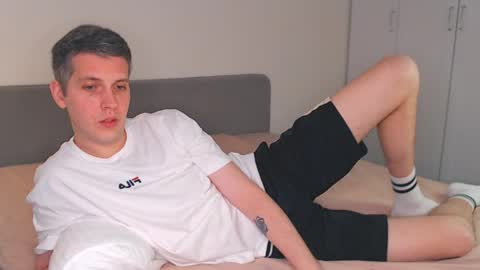 Oliver online show from April 29, 4:33 pm