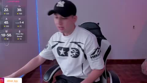 oliveeer online show from April 29, 6:36 pm