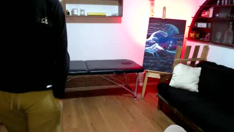 oliver_laid_2023 online show from October 17, 1:09 am