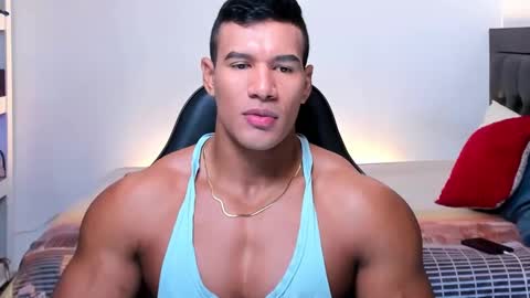 Snapshot of oliver_tommy chatting on September 17, 12:39 pm oliver_tommy online show from September 17, 12:39 pm