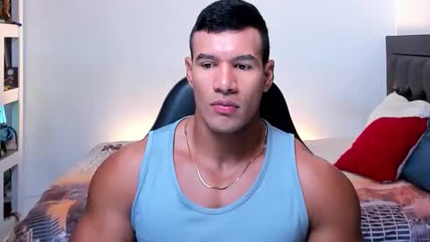 Snapshot of oliver_tommy chatting on September 15, 12:17 pm oliver_tommy online show from September 15, 12:17 pm