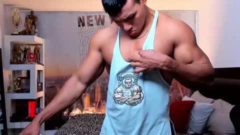 Snapshot of oliver_tommy chatting on October 9, 2:33 pm oliver_tommy online show from October 9, 2:33 pm