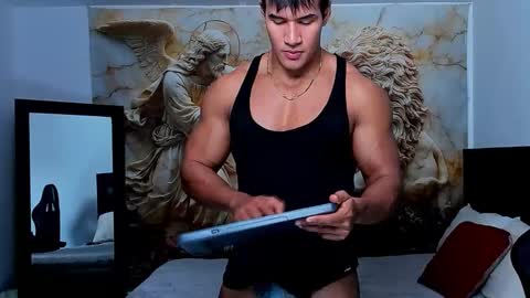 oliver_tommy online show from November 16, 2:08 pm