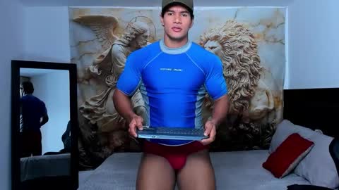 oliver_tommy online show from December 2, 12:08 pm