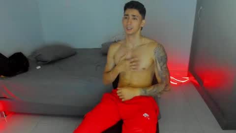Snapshot of oliverbennet chatting on February 26, 10:29 pm Oliver bennet online show from February 26, 10:29 pm