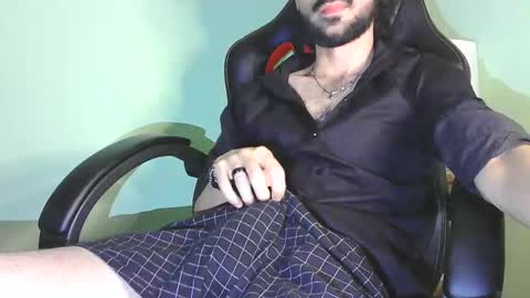 Snapshot of olivereff chatting on February 12, 2:24 am Oliver online show from February 12, 2:24 am