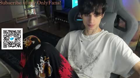 Snapshot of oliverrgroove chatting on October 14, 2:46 pm oliverrgroove online show from October 14, 2:46 pm